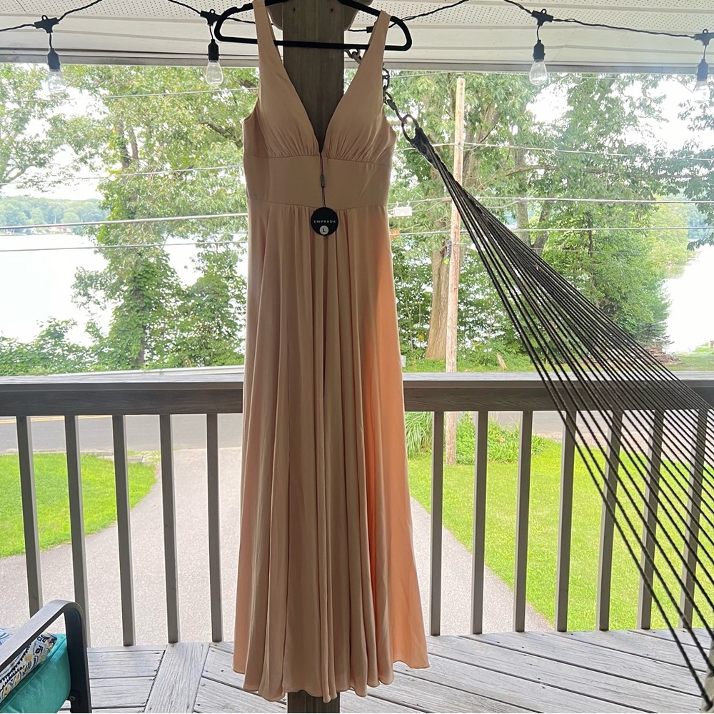 Chic Blush Sleeveless Wedding Dress